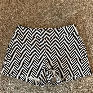 Black and White Chevron Shorts, Size 00 Express